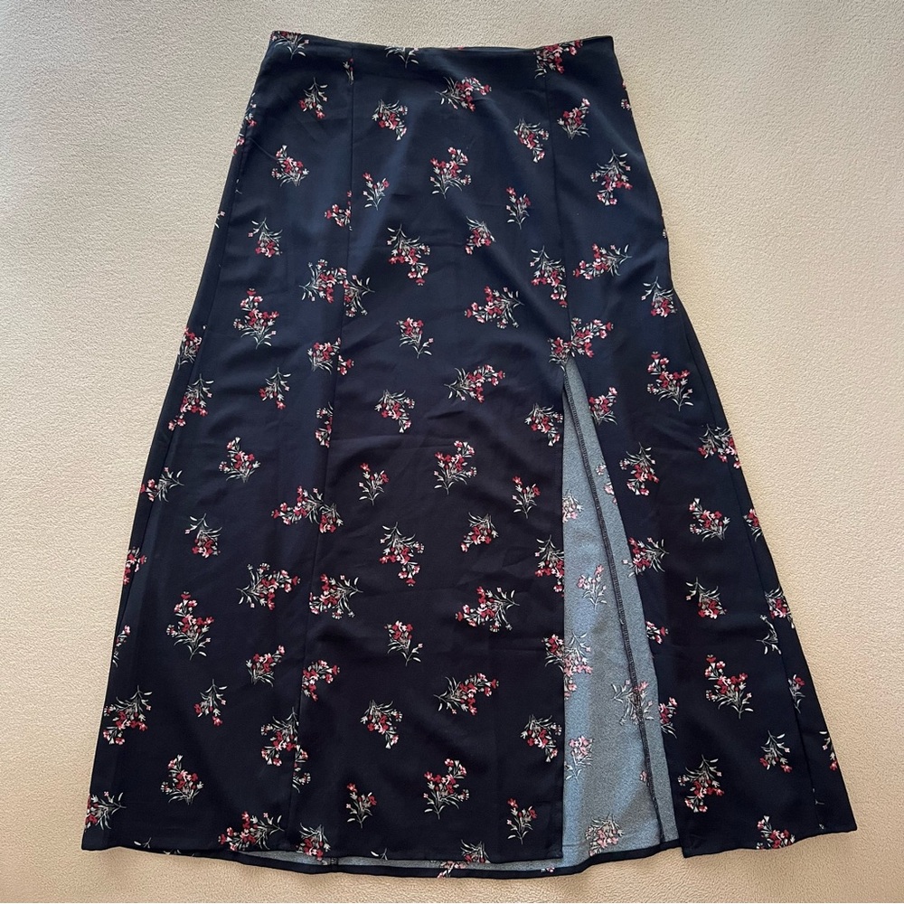 abercrombie & fitch black floral side-slit midi skirt